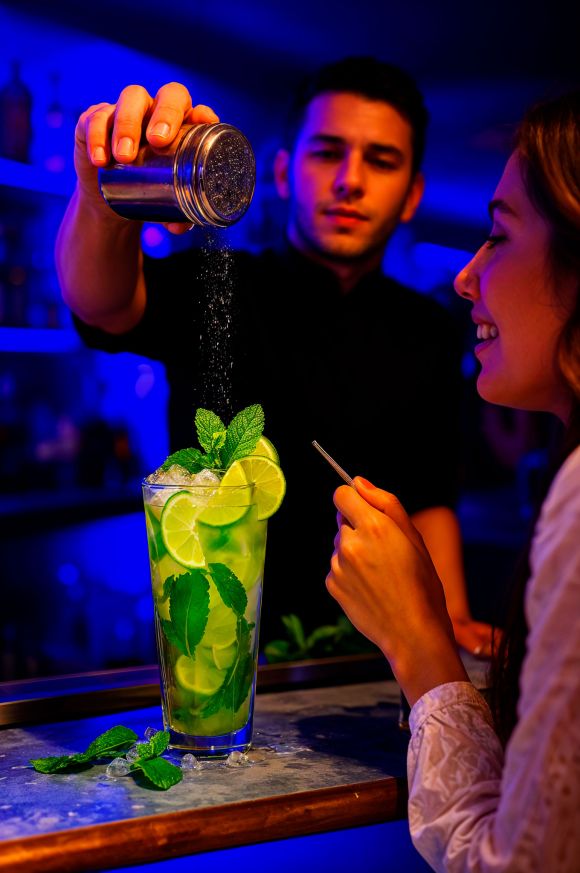 En Jomer te ofrecemos algo más que copas: te invitamos a vivir una experiencia única en Badalona