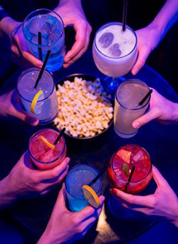 Brindis con palomitas en el Jomer